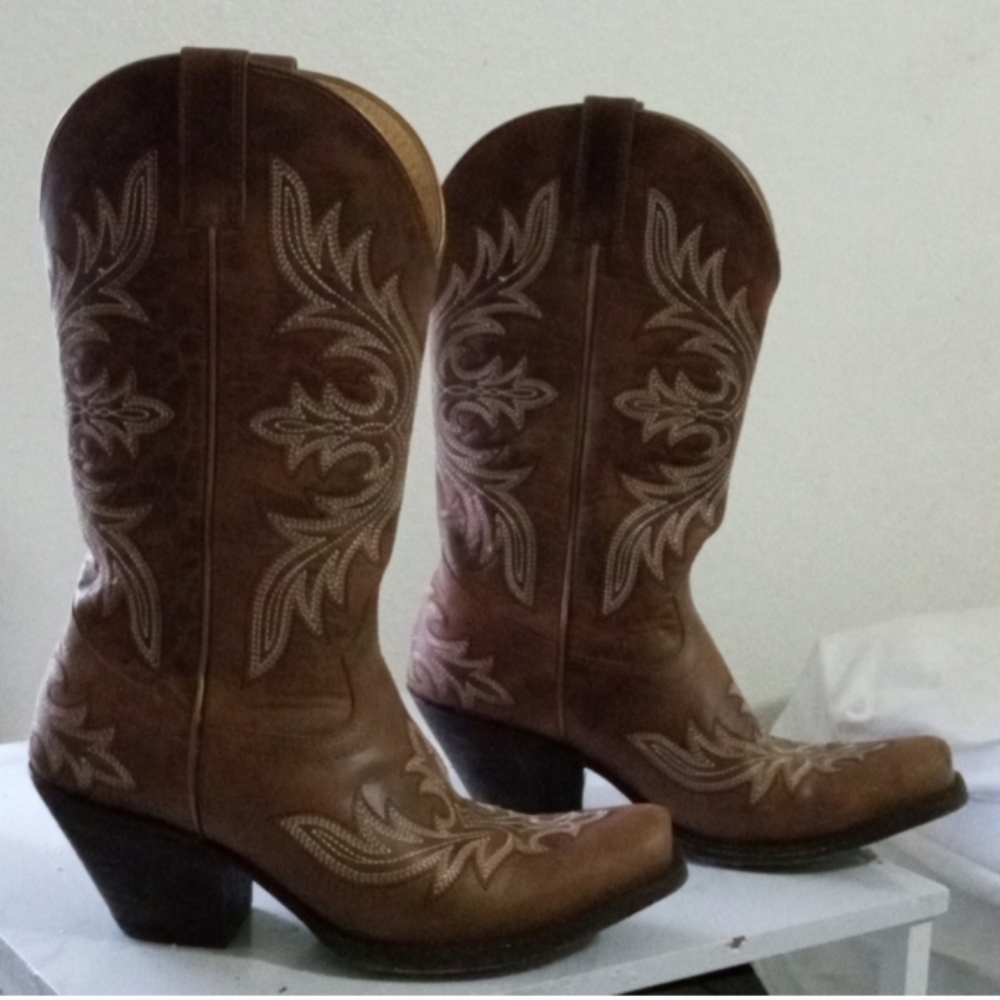 Ariat, Circuit Rosewood Leather Western Boots
